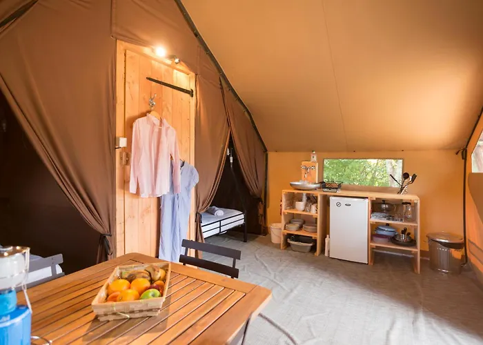 Huttopia Pays De Cordes Sur Ciel